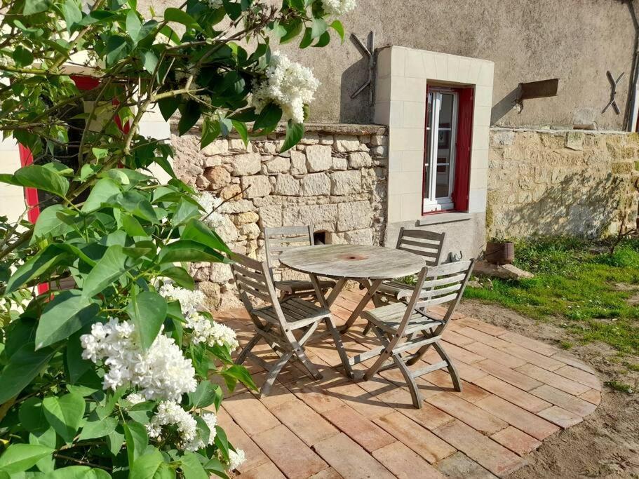 Gite En Bord De Loire Blaison-Saint-Sulpice ภายนอก รูปภาพ
